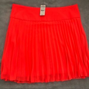 🎊EXPRESS pleated skirt - size 6 - brand new